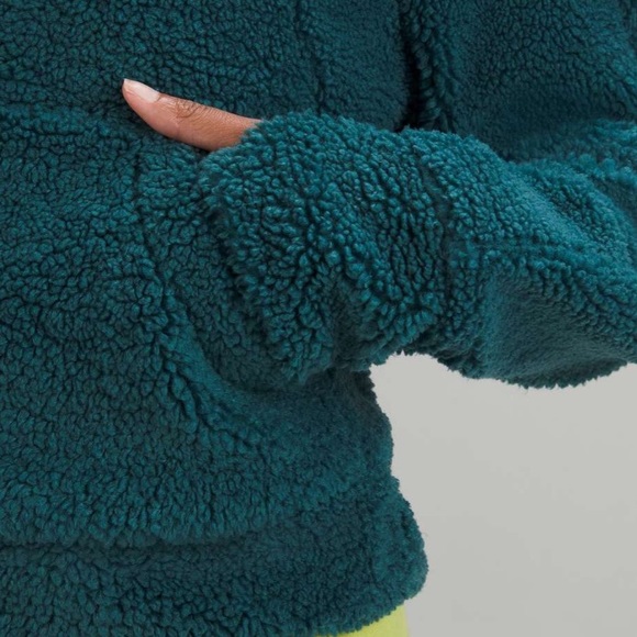 Lululemon Scuba Oversized Cropped Fleece Funnel Neck - Picture 5 of 10